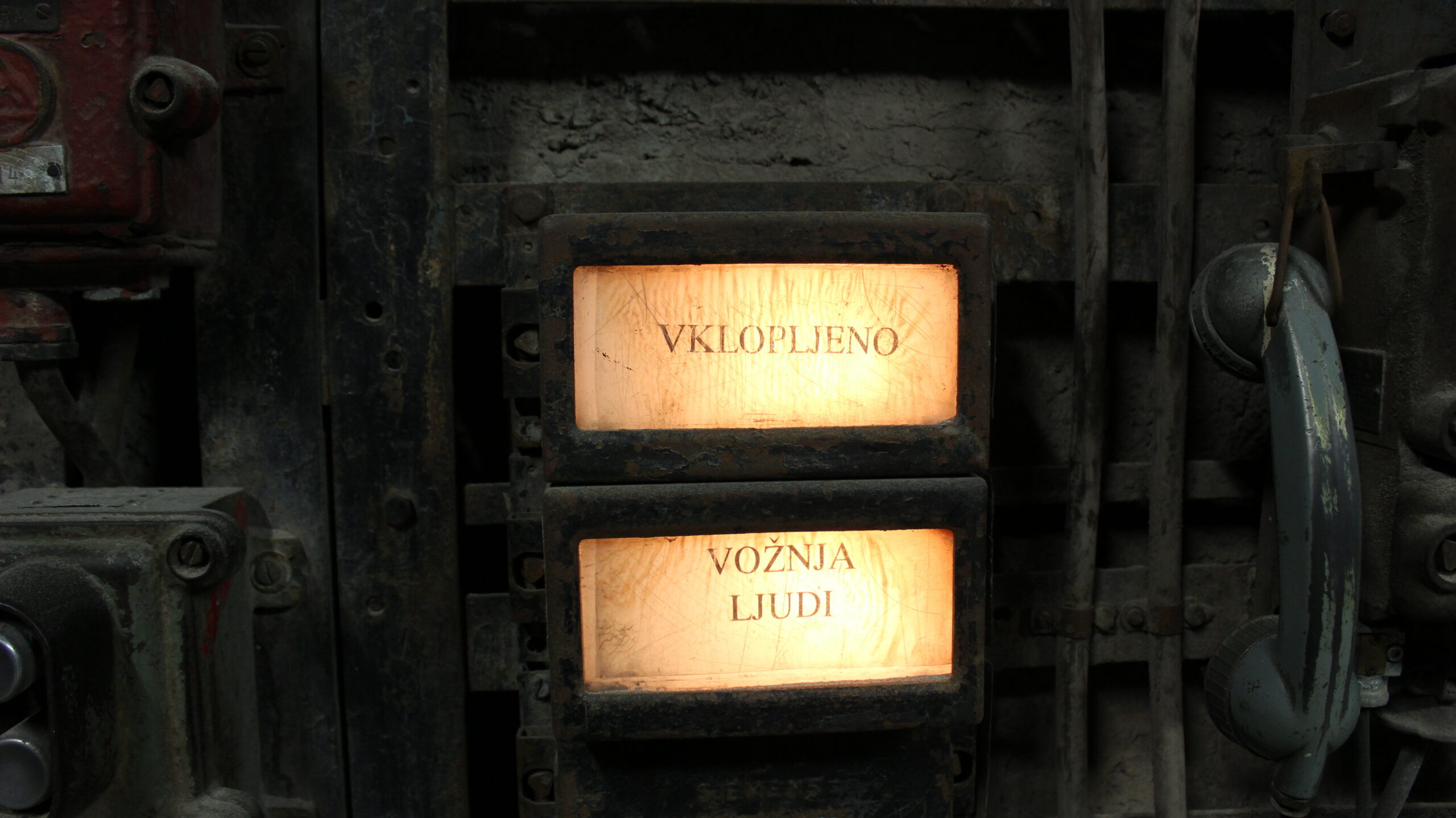 The Coal mining Museum of Slovenia, Signaling methods - Driving signal- slow ride