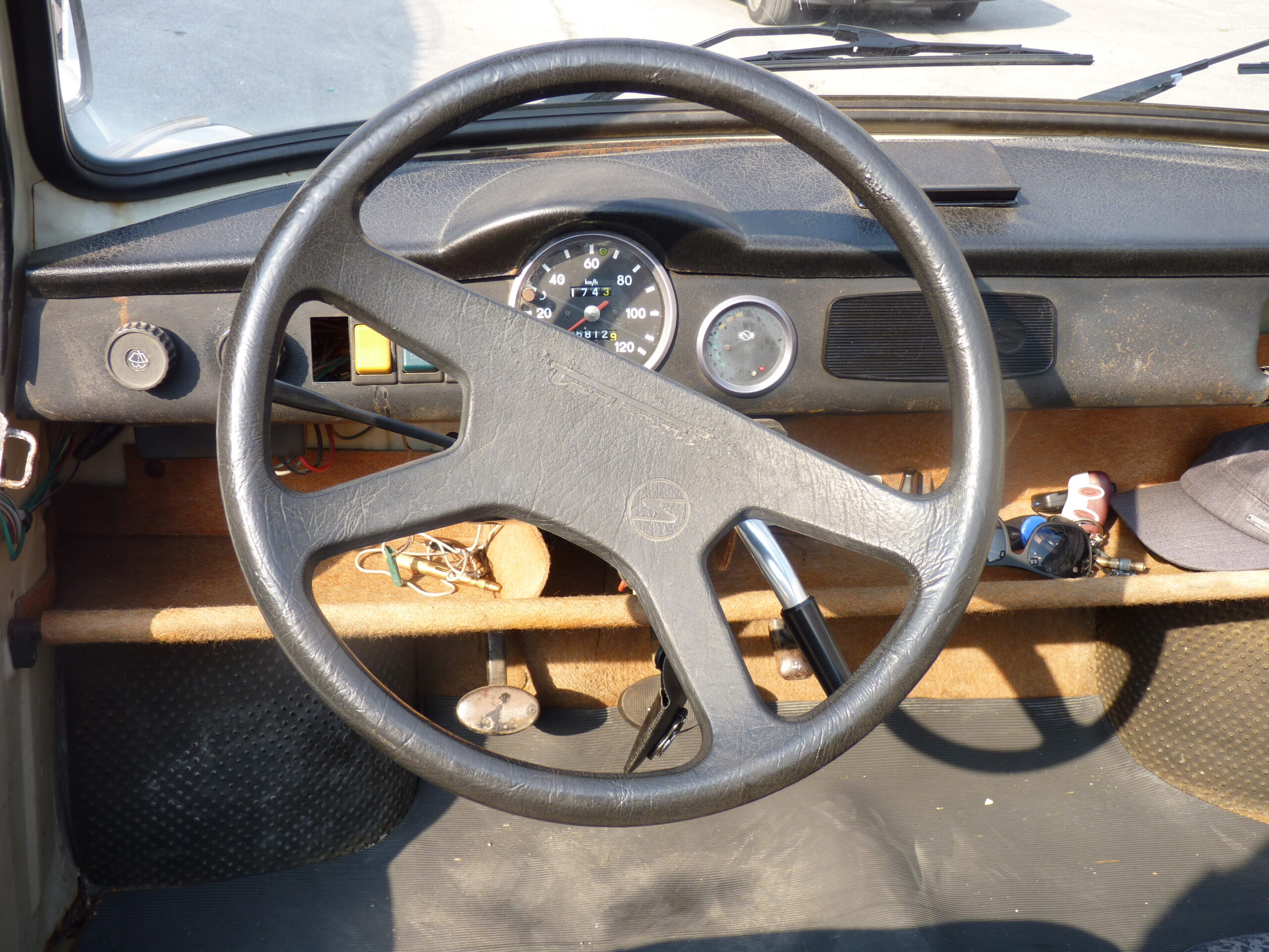 TRABANT 601 - TRAMP – car horn 1/ several short beeps