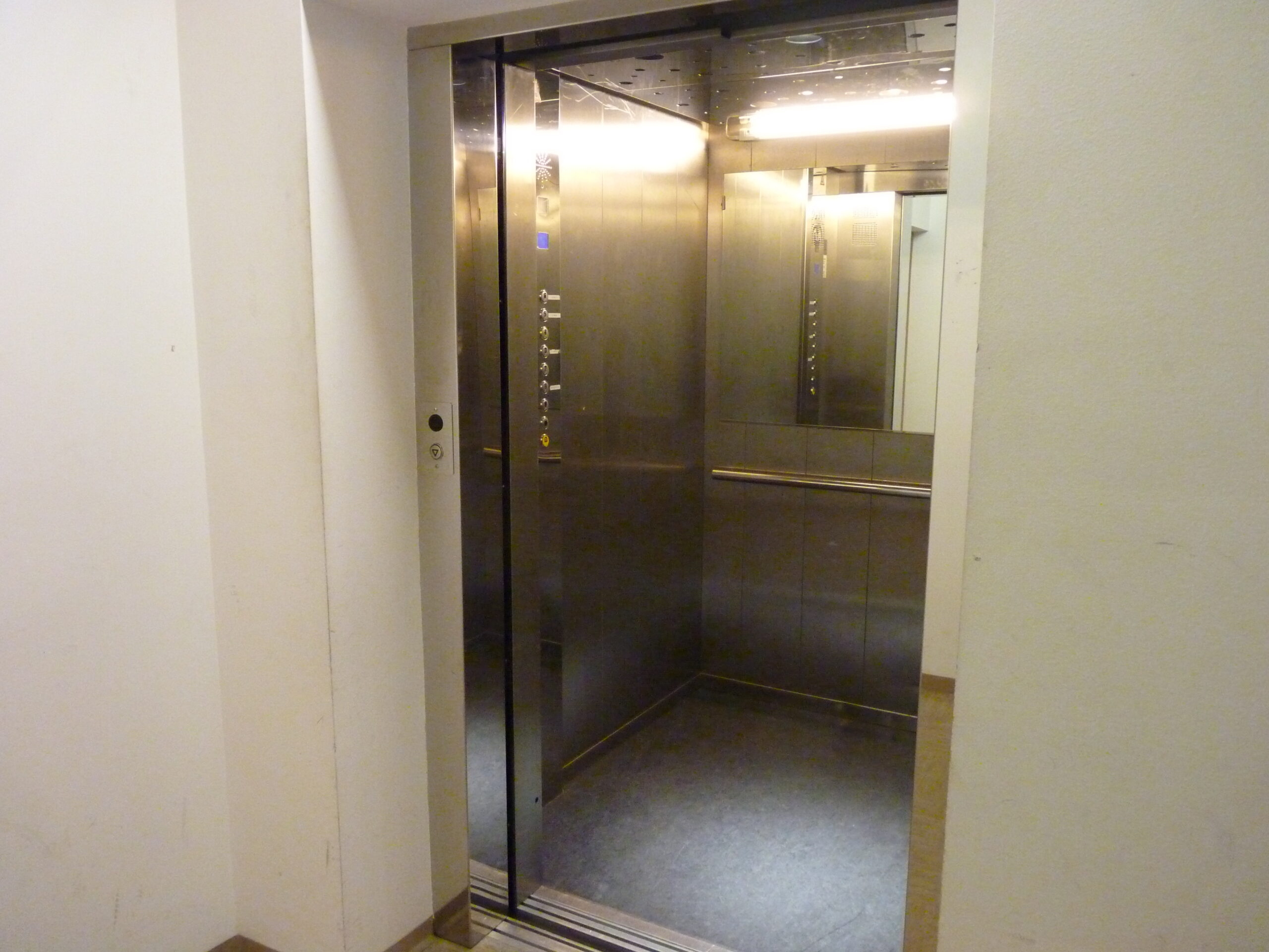 Elevator – going up