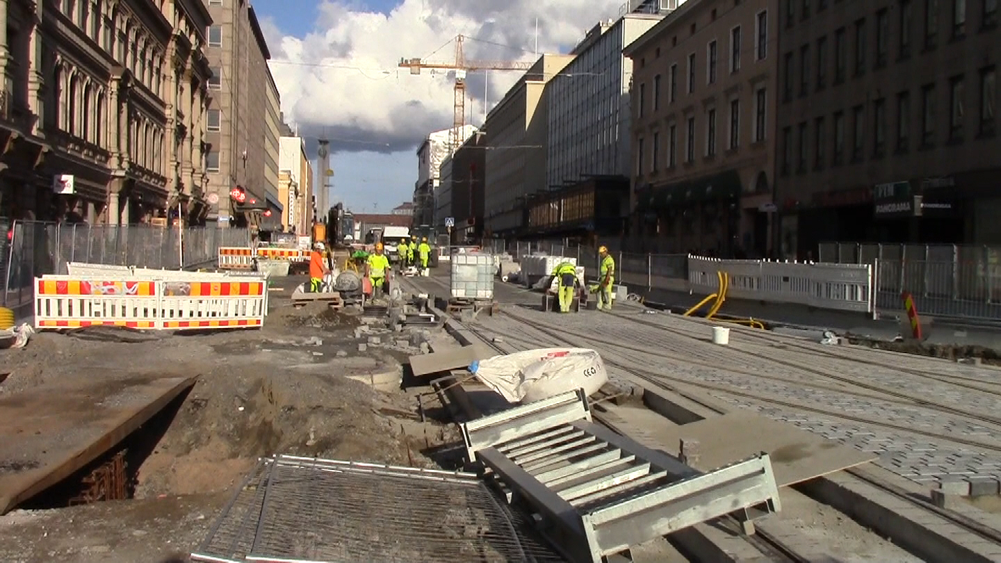 Paving the Hämeenkatu with tram rails