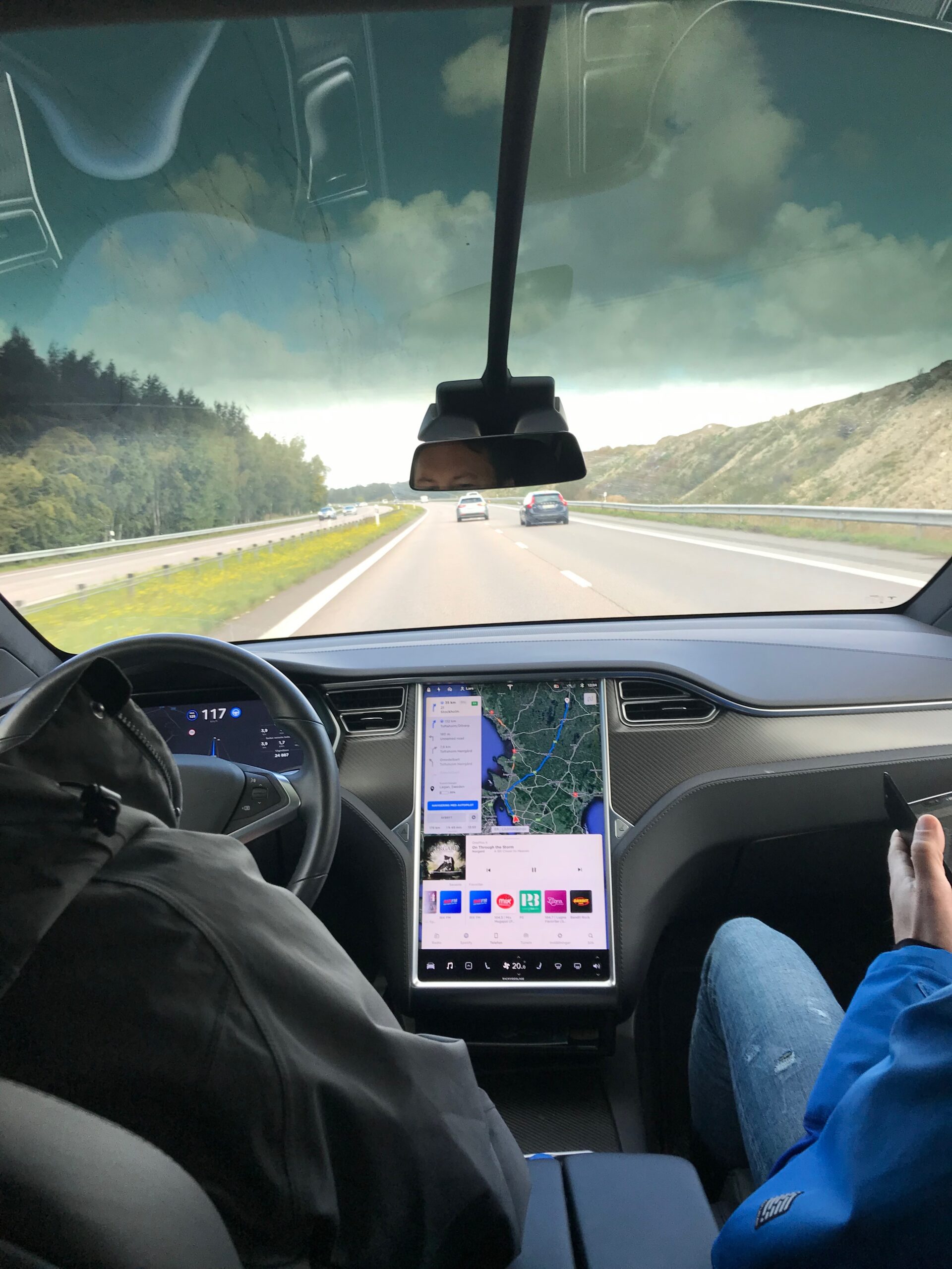 Tesla electric car: a soundscape