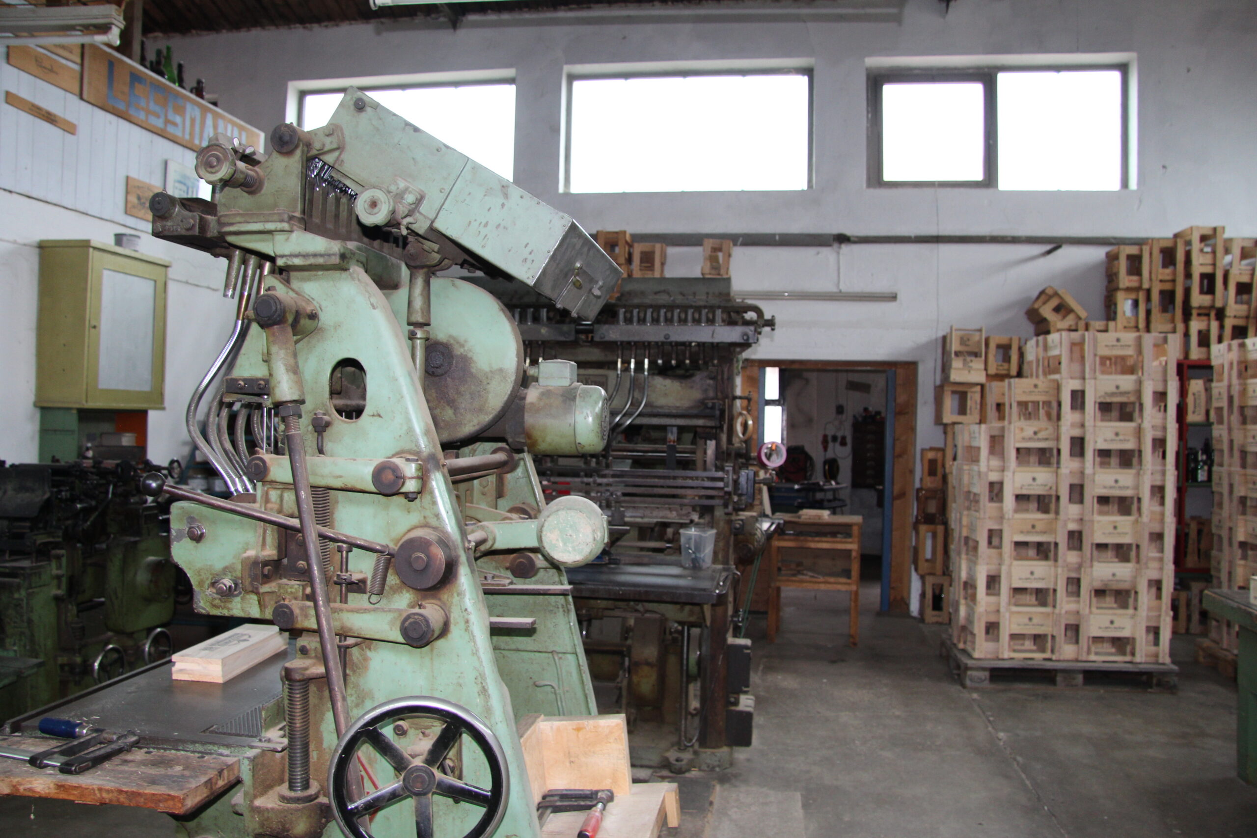 Suction System (Wooden Box)